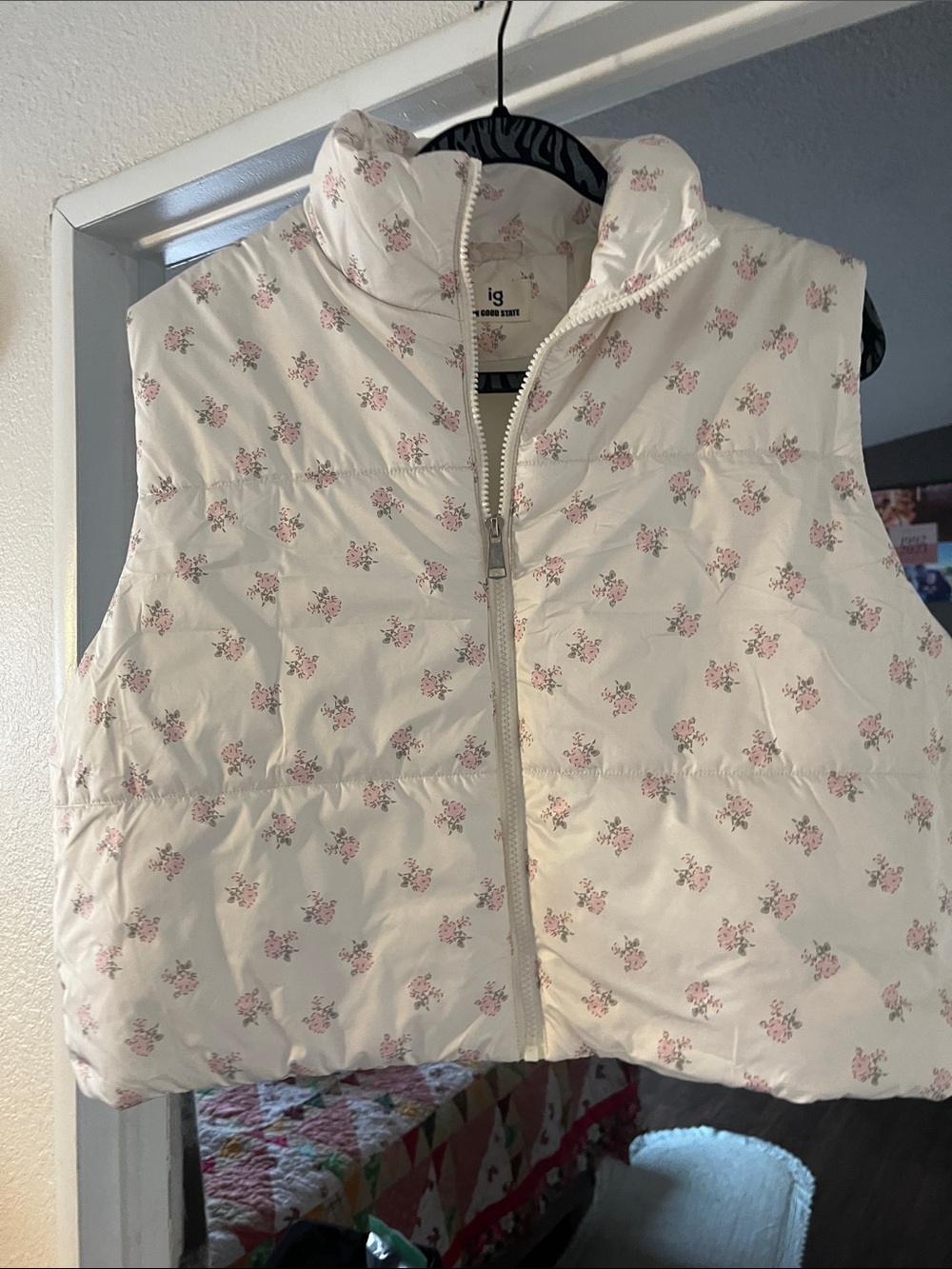 White Floral Puffer Vest with Pink Bouquet Print new wot